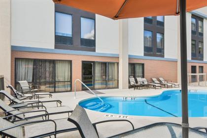 Hampton Inn Commerce - image 10