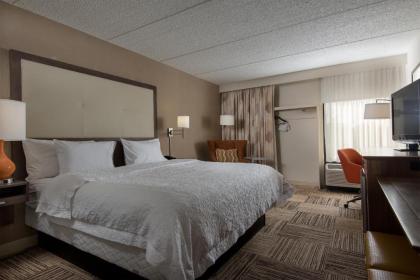 Hampton Inn Commerce - image 11