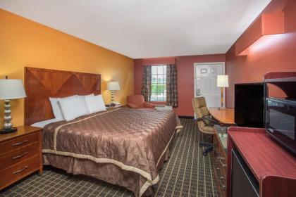 Travelodge by Wyndham Commerce GA Near Tanger Outlets Mall - image 2