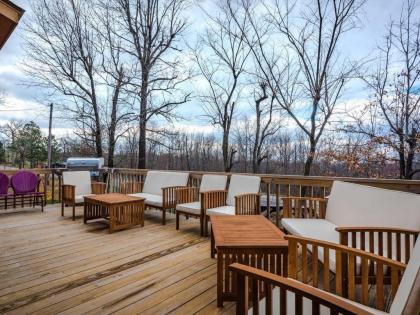 Centerpoint Trail Cabin- Perfect hiking just steps away - image 8