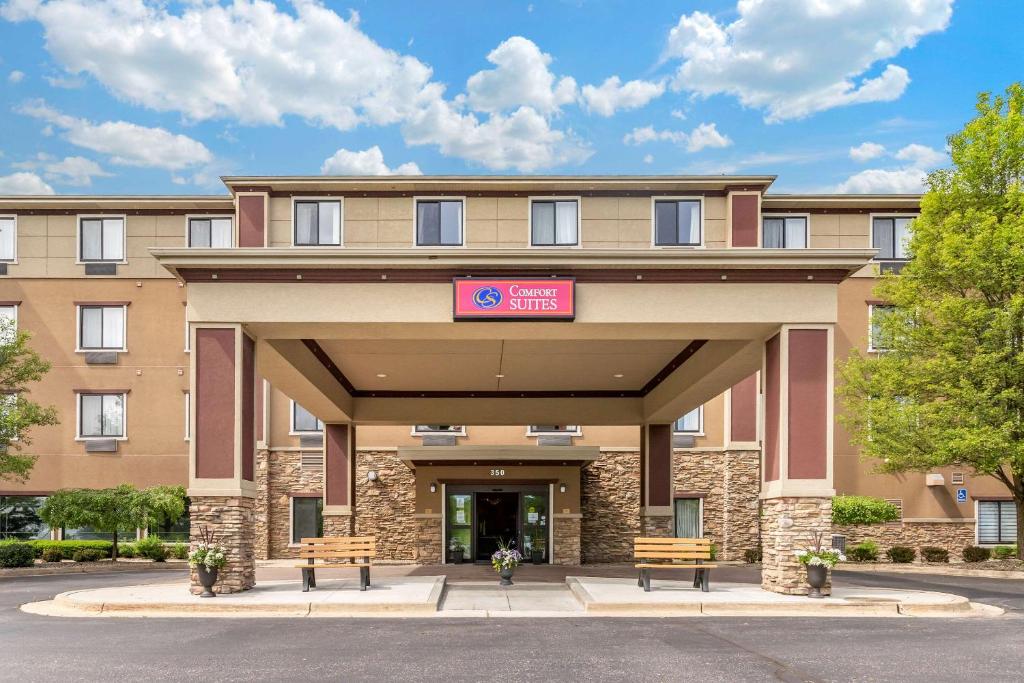 Comfort Suites Grand Rapids North - main image