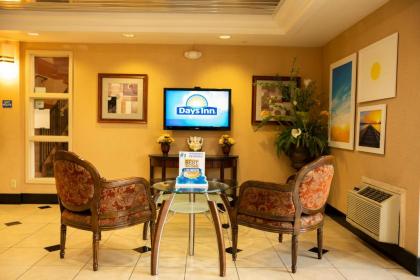 Days Inn by Wyndham Concord - image 3