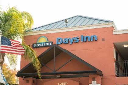 Days Inn by Wyndham Concord - image 9