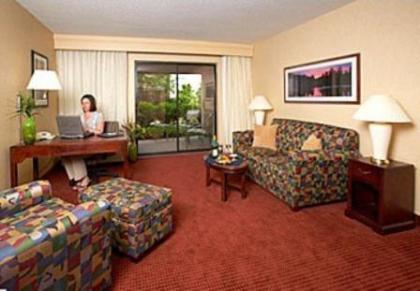 Courtyard by Marriott Concord - image 10