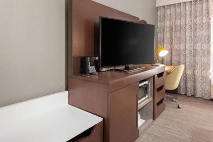 Hampton Inn & Suites Concord-Charlotte - image 12