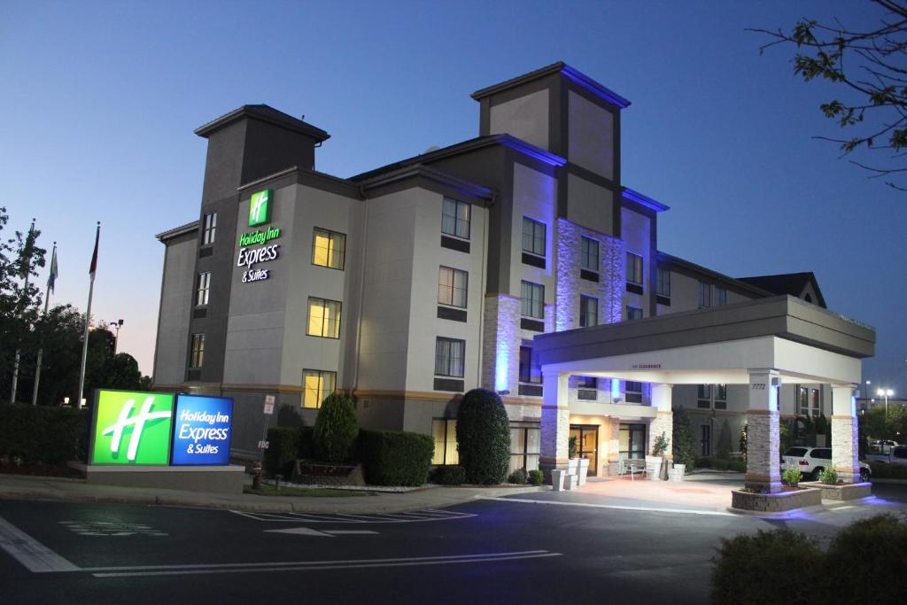 Holiday Inn Express Hotel & Suites Charlotte-Concord I-85 an IHG Hotel - main image