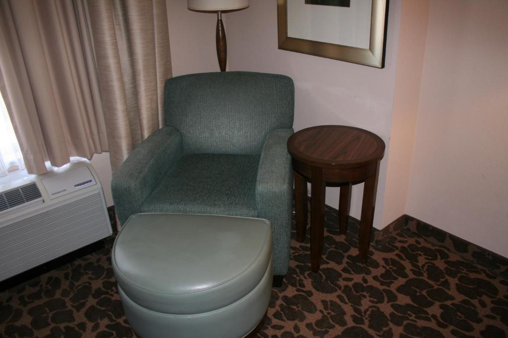 Hilton Garden Inn Charlotte/Concord - image 3