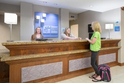 Holiday Inn Express Hotel & Suites Concordia US 81 an IHG Hotel - image 12