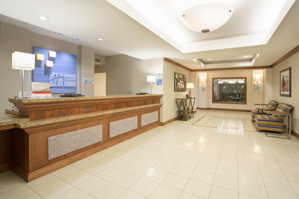 Holiday Inn Express Hotel & Suites Concordia US 81 an IHG Hotel - image 4