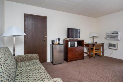 M&M Motel - image 12