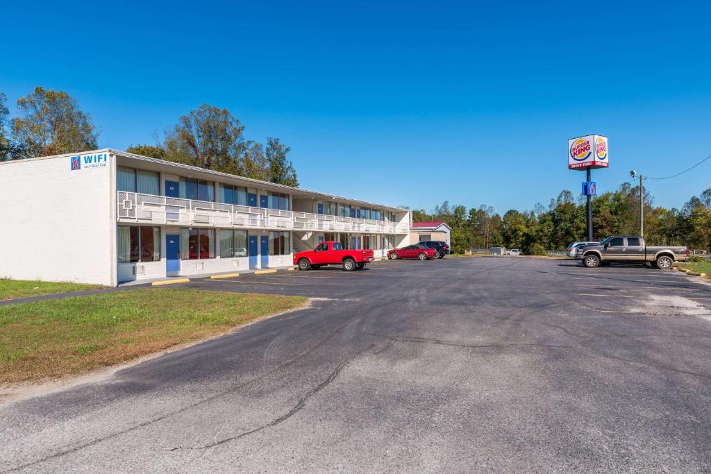 Motel 6-Connellys Springs NC - main image