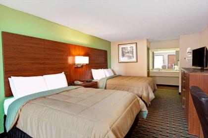 Days Inn by Wyndham Conover-Hickory - image 3