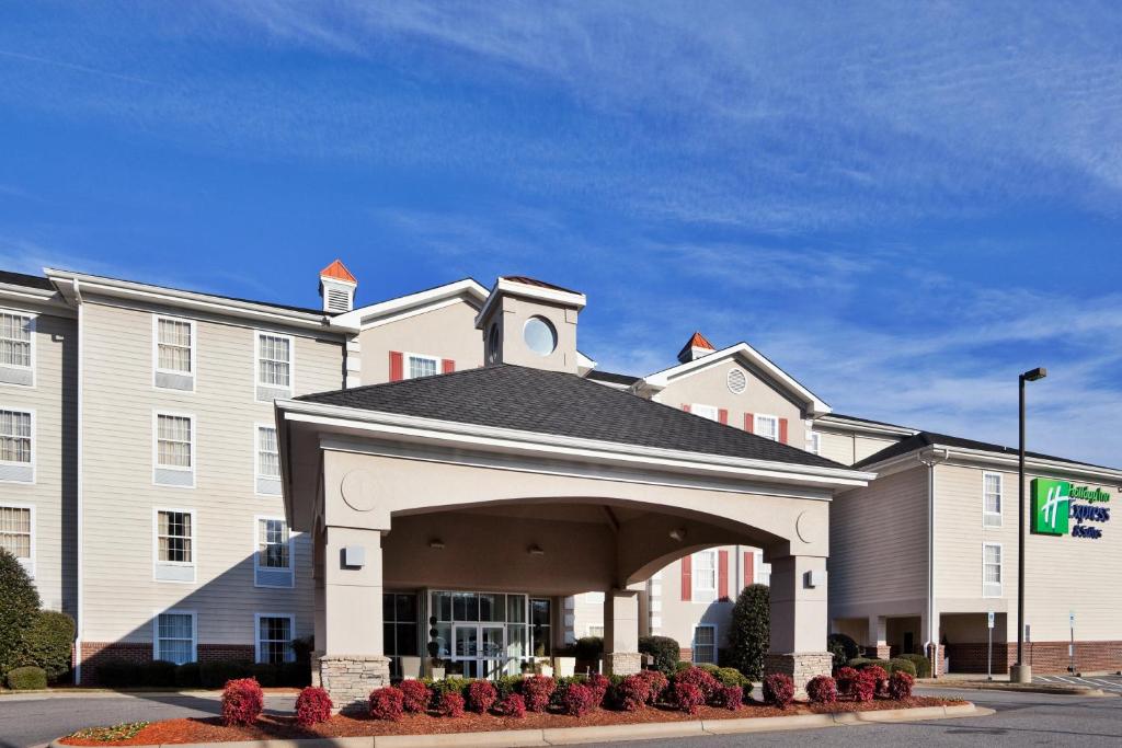 Holiday Inn Express Hotel & Suites Conover - Hickory Area an IHG Hotel - main image