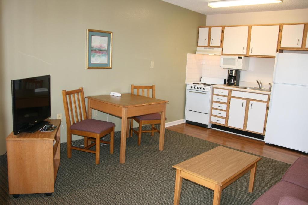 Affordable Suites Conover / Hickory - image 7