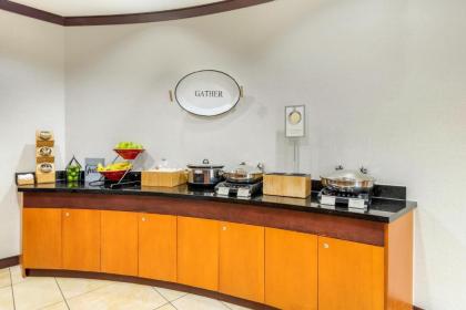 Fairfield Inn & Suites by Marriott Houston Conroe - image 2