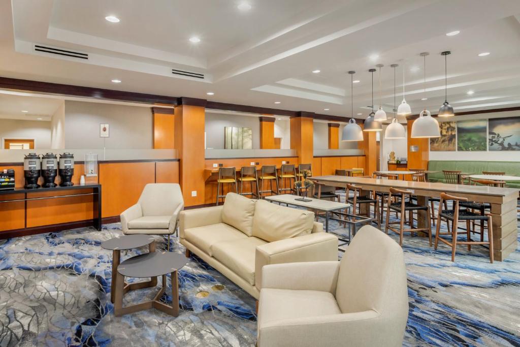 Fairfield Inn & Suites by Marriott Houston Conroe - image 7