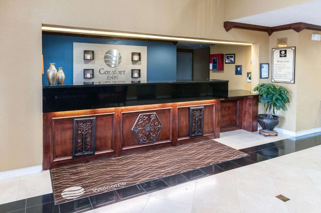 Comfort Inn Conroe - image 5