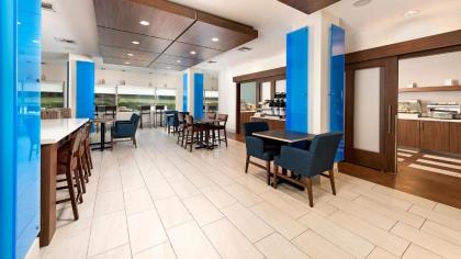 Holiday Inn Express Hotel and Suites Conroe an IHG Hotel - image 8