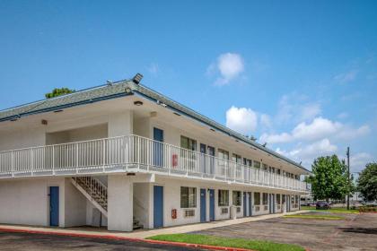 Motel 6-Conroe TX - image 3