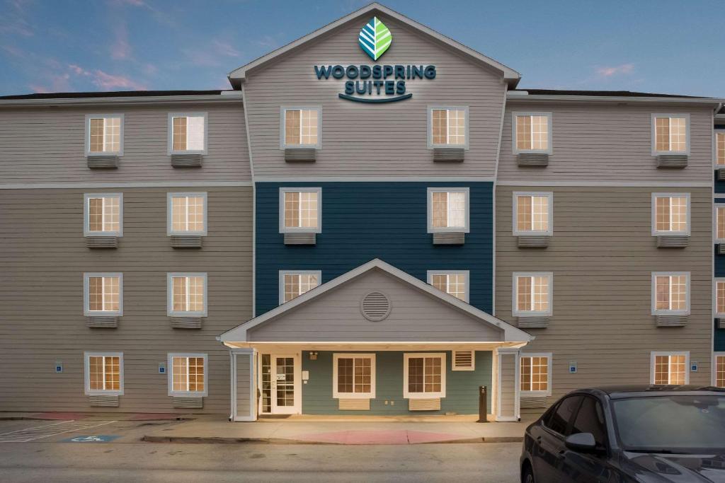 WoodSpring Suites Conroe - main image