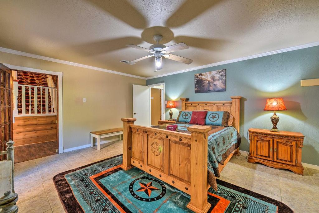 Spacious Conroe Home with Foosball and Pool Table! - image 2