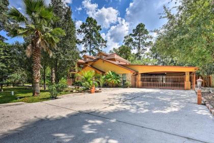 Spacious Conroe Home with Foosball and Pool Table! - image 8