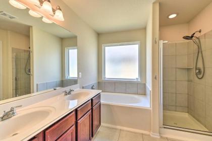 Spacious Conroe Home - 6 Mi to The Woodlands! - image 3