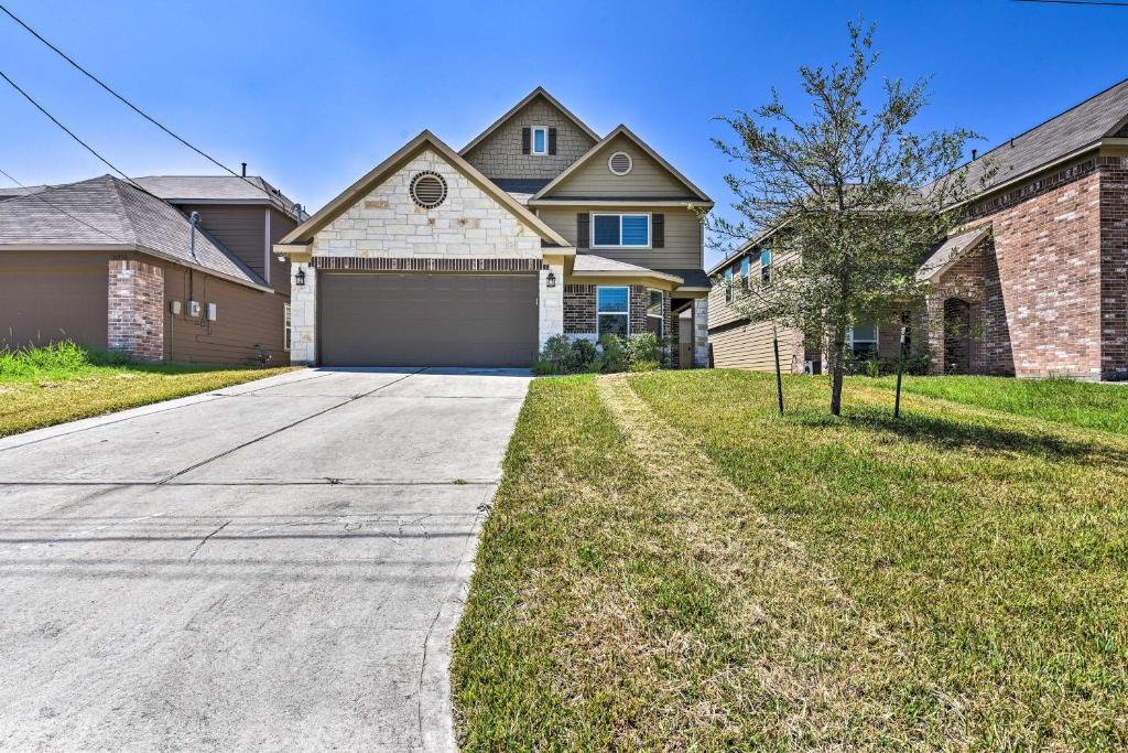 Spacious Conroe Home - 6 Mi to The Woodlands! - image 7