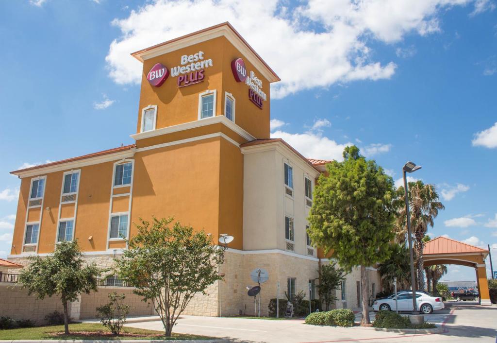 Best Western Plus San Antonio East Inn & Suites - main image