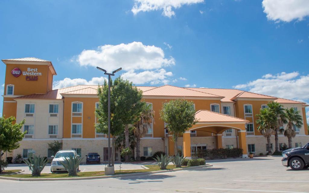 Best Western Plus San Antonio East Inn & Suites - image 6