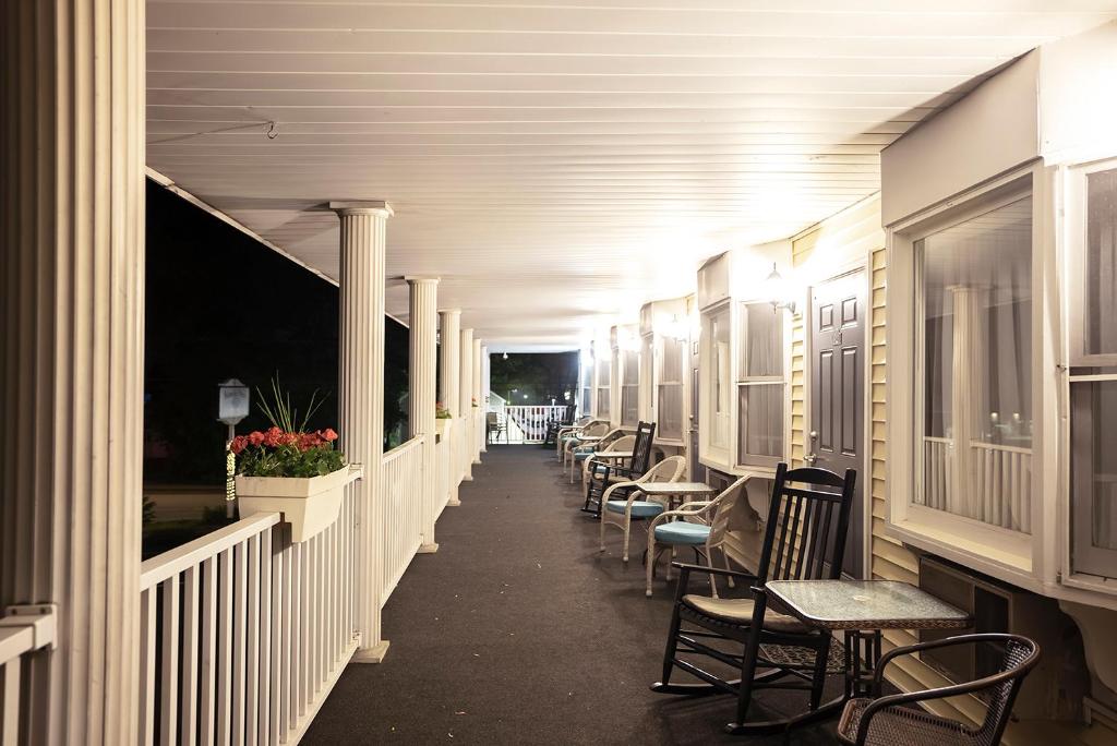 Scenic Inn - image 6