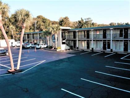 Budget Inn Conway - image 10