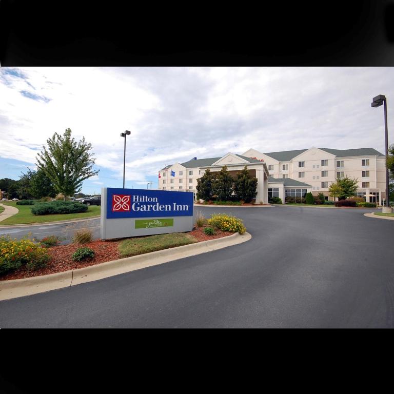 Hilton Garden Inn Conway - main image