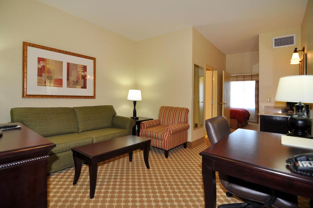 Country Inn & Suites by Radisson Conway AR - image 3