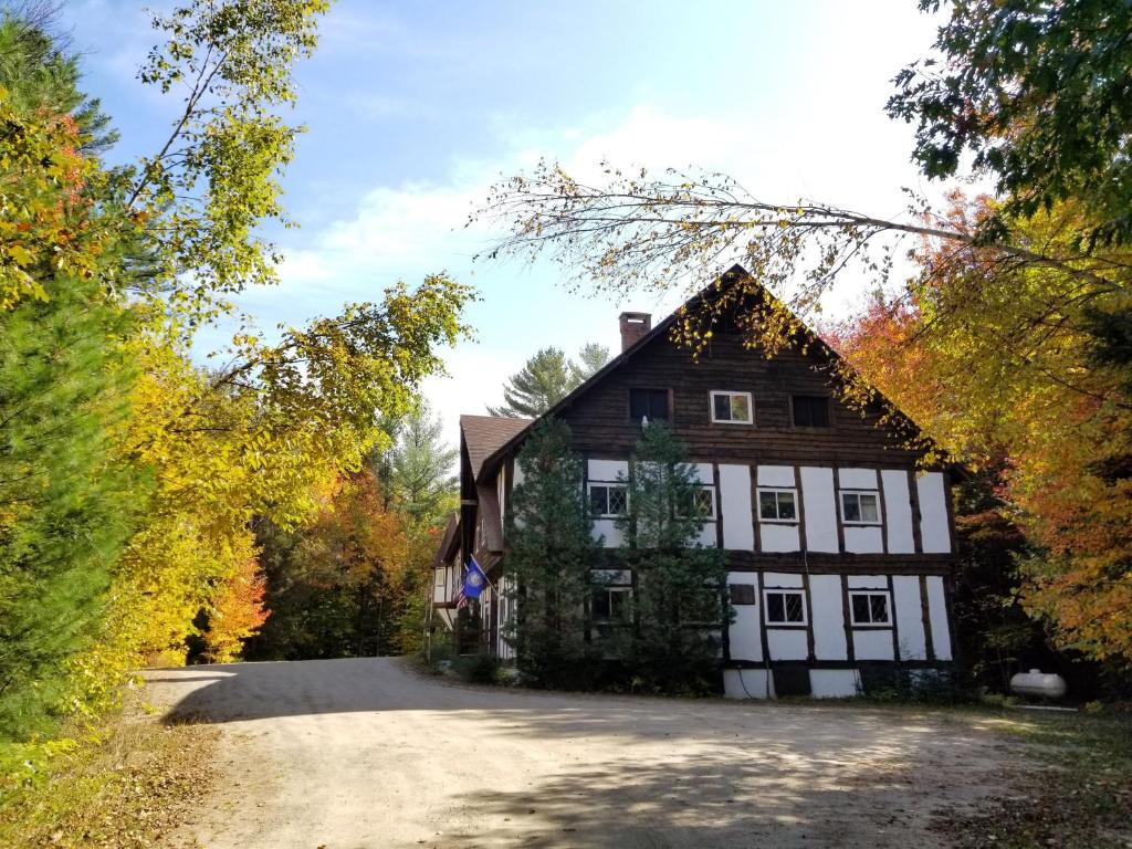 Kancamagus Swift River Inn - main image