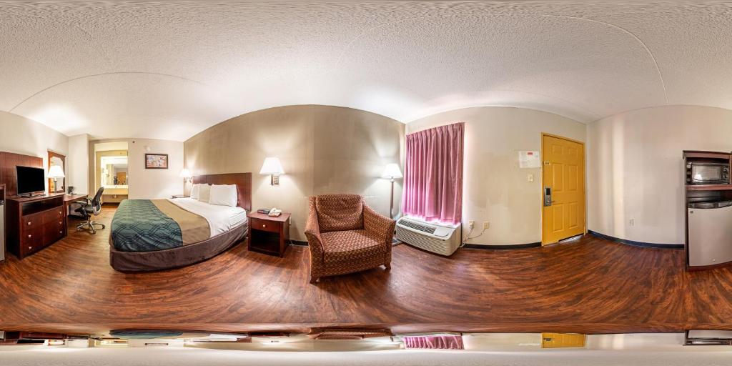 Econo Lodge - Conyers - image 3