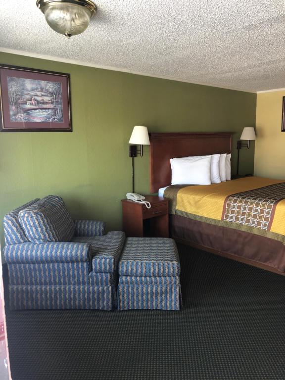 America's Best Value Inn Conyers - image 3