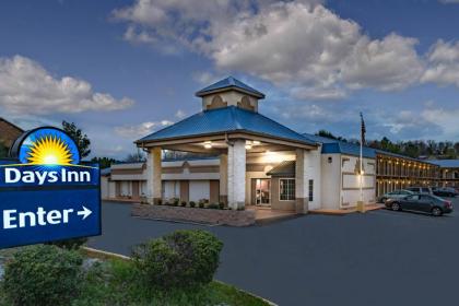 Days Inn by Wyndham Cookeville - image 8