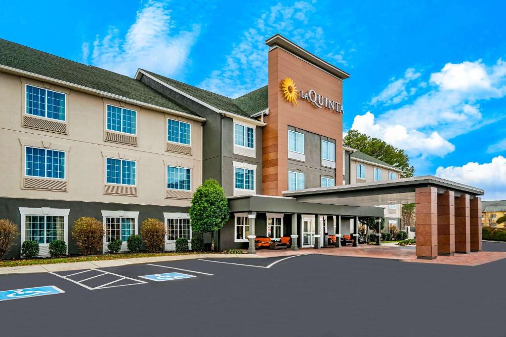 La Quinta by Wyndham Cookeville - main image