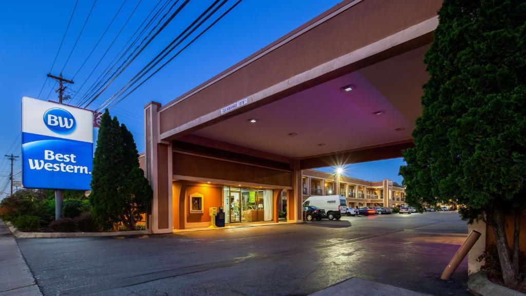 Best Western Thunderbird Motel - main image