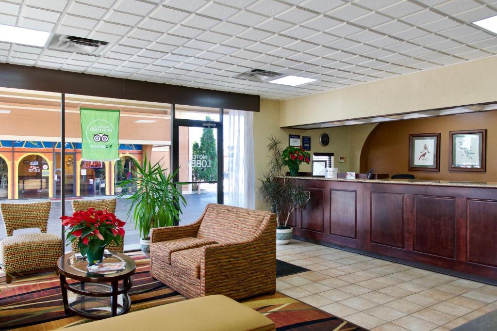 Best Western Thunderbird Motel - image 6