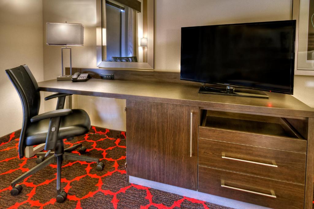 Hampton Inn Cookeville - image 3