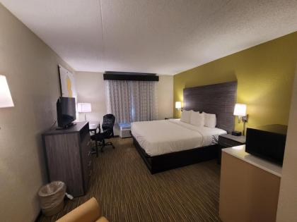 Quality Inn McGuire AFB - image 3