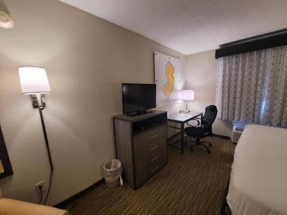 Quality Inn McGuire AFB - image 5