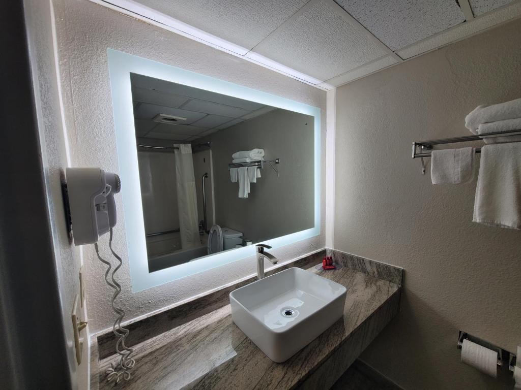 Quality Inn McGuire AFB - image 6