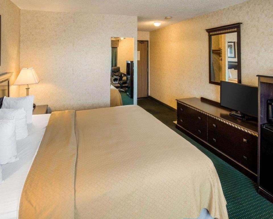 Quality Inn Northtown - image 3