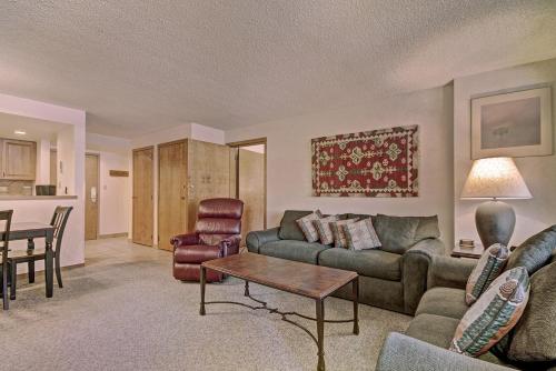 VS643 Square Condo - image 2