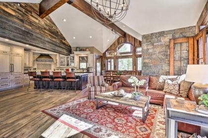 Custom Luxury Villa with Hot tub and Walk to Lift Copper mountain