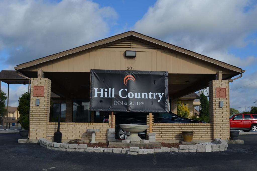 Hill Country Inn and Suite - main image