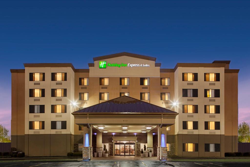 Holiday Inn Express Hotel & Suites Coralville an IHG Hotel - main image